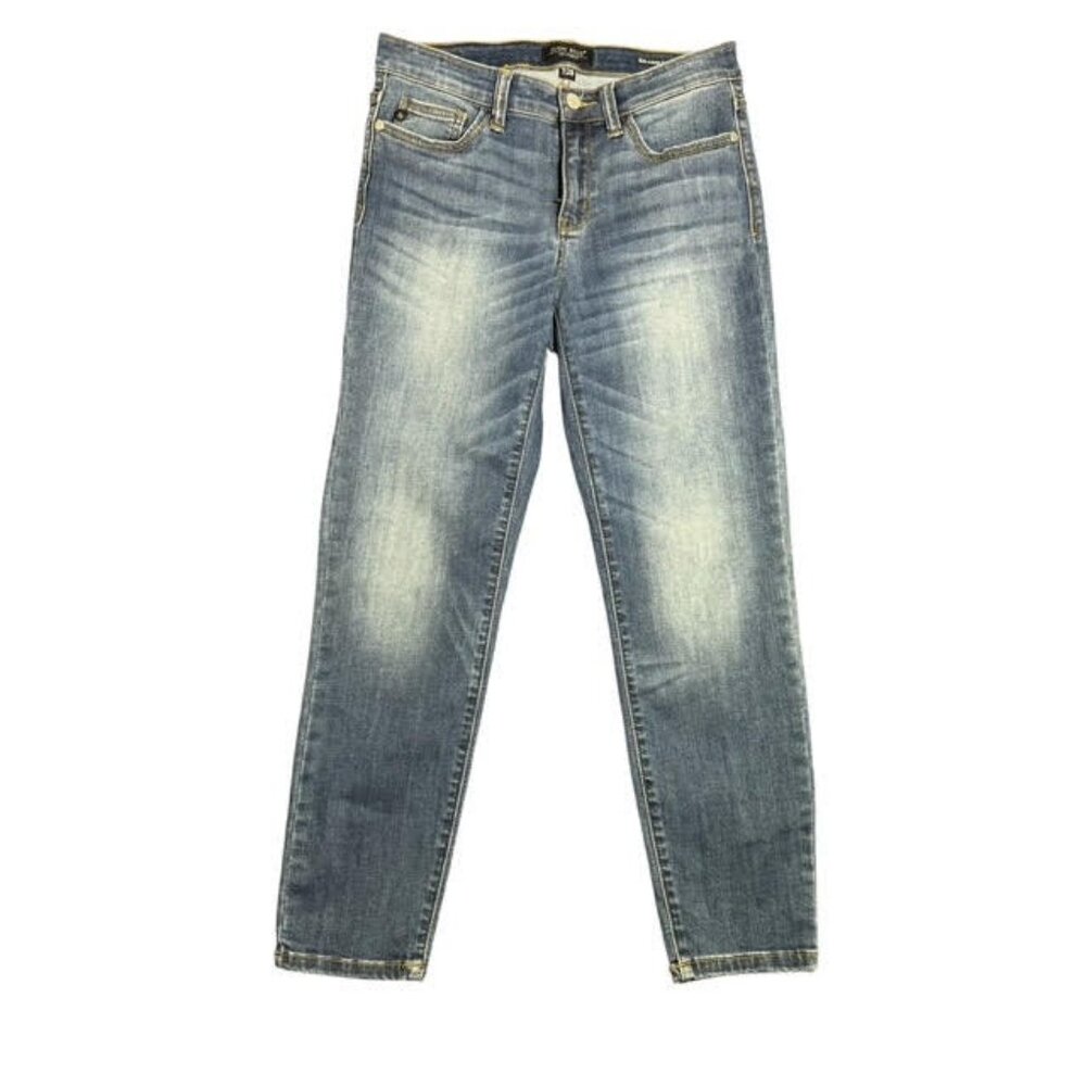 JUDY BLUE Relaxed Fit Medium Wash Skinny Jeans